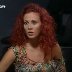 Απολαύστε τις γυμνές σκηνές της Αγγέλας από το "Παρά Πέντε"...