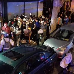 «Όργια» σε αποθήκη: Η στιγμή που η αστυνομία «διέλυσε» πάρτυ ανταλλαγής συντρόφων(pics)