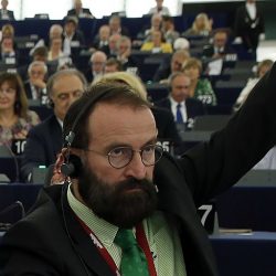 Ευρωβουλευτής παραδέχτηκε ότι συμμετείχε σε πάρτι