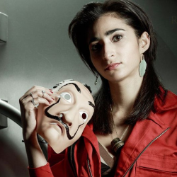 Γυμνές celebrities- Δείτε τη Ναϊρόμπι από το «La casa de papel» γυμνή...