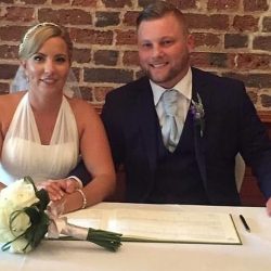 Βρετανία: Σε δίκη η 35χρονη παντρεμένη καθηγήτρια που έκανε σεξ με 15χρονο μαθητή της σε χωράφι(pics)