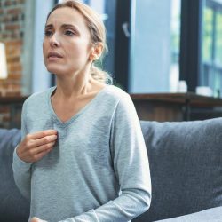 Εμμηνόπαυση και πόνος στο σεξ: Ποιοι παράγοντες παίζουν ρόλο;