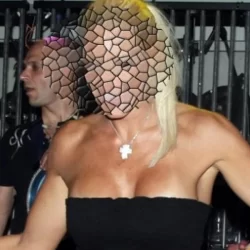Γυμνές celebrities- Σάλος με πασίγνωστη Ελληνίδα που κυκλοφόρησε γυμνή φωτογραφία της ενώ δοκίμαζε ρούχα σε μαγαζί