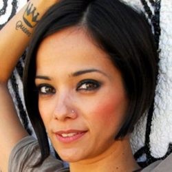 Γυμνή celebrity- Δείτε την Κατερίνα Τσάβαλου...