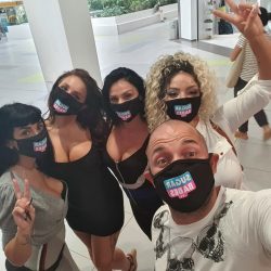 Oι πρωταγωνιστές της sugarbabestv μοίρασαν 10.000 μάσκες στηρίζοντας τα θύματα της πανδημίας...