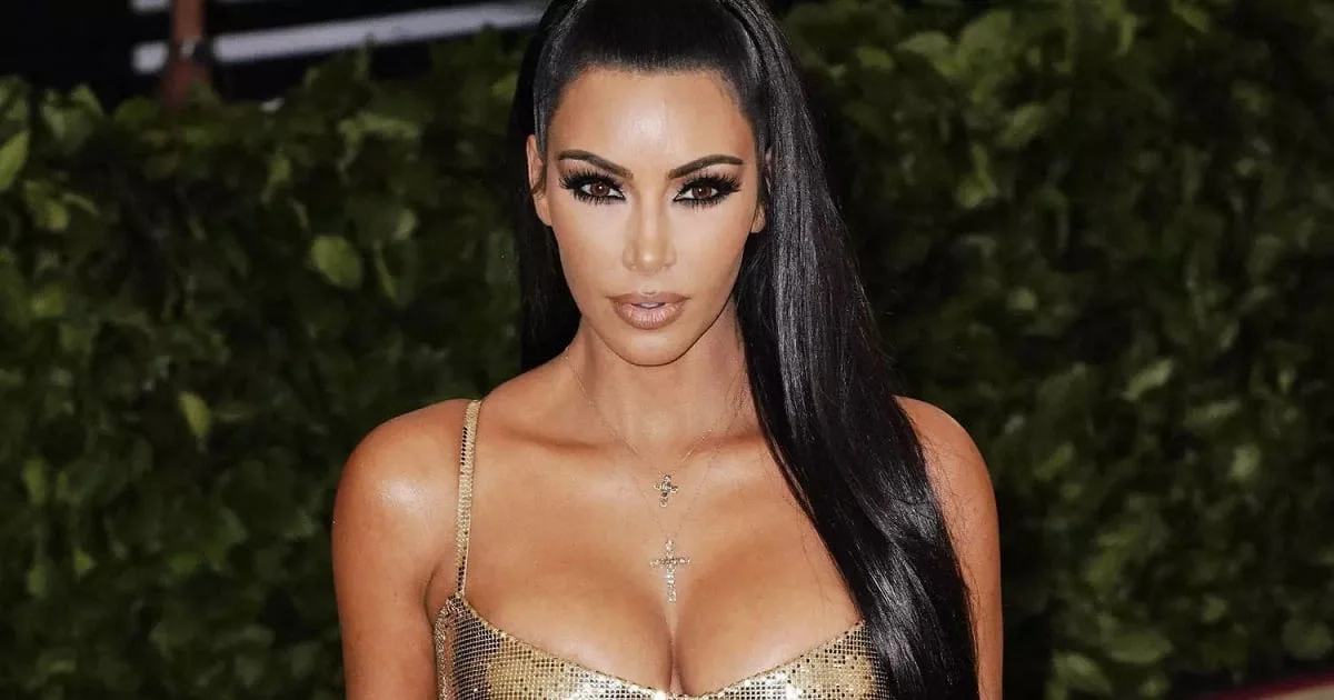 i kim kardasian se kaftes pozes tha zalistite