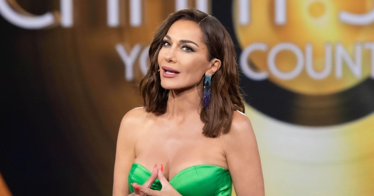 despoina vandi etsi emfanistike kai tous