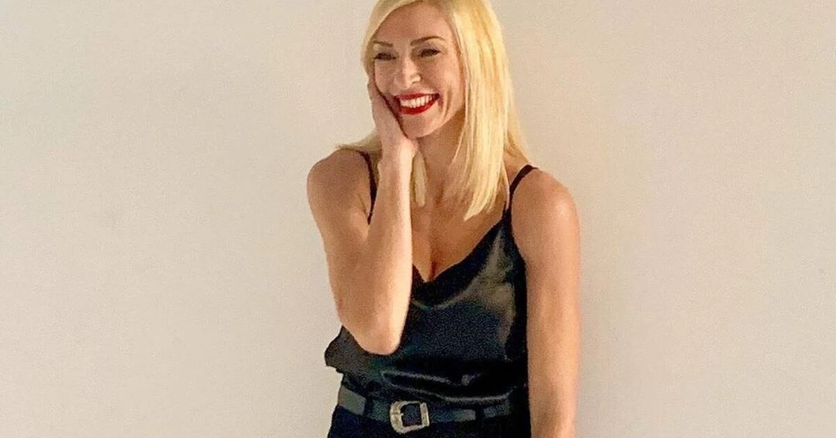 zeta douka gimni skini