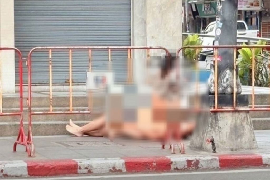 Chinese sidewalk sex 1024x682