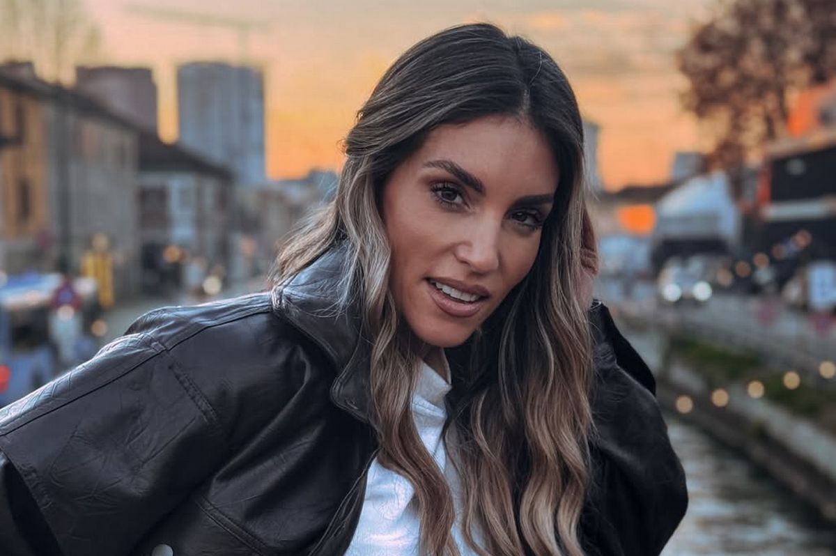 athina oikonomakou 26