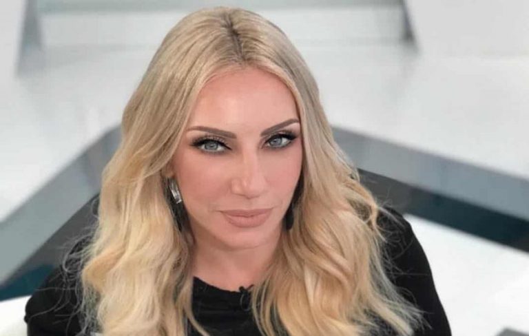 elenatsavalia e1553938097111 768x488