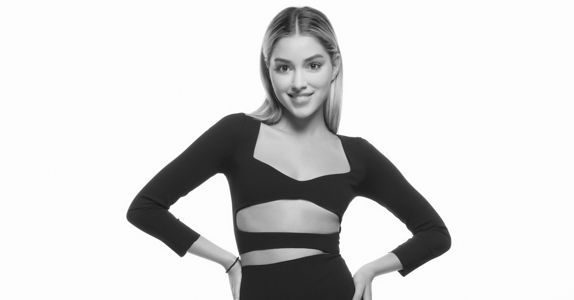 elena lisandrou 1920x1004 b w