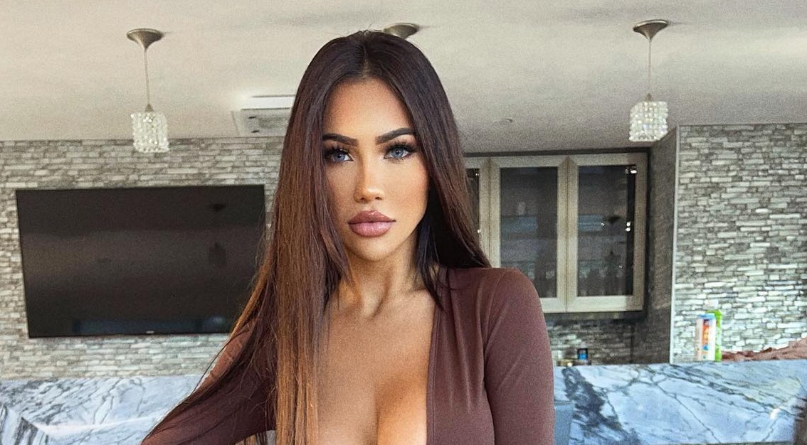 i kopela pou echei adynamia tis sta sexi roucha